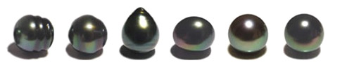 Es gibt Perlen unterschiedlicher Formen: von oval, über eiförmig und bis zu tropfenförmig und kartoffelförmig